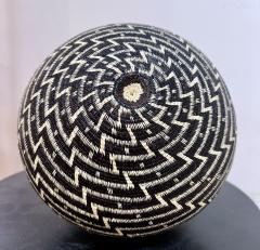 Black and white geometric basket - 2916487