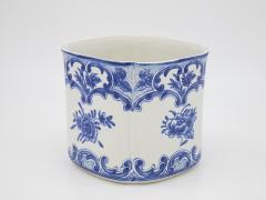 Blue and White Tiffany Co Delft Cachepot Late 20th Century - 2293191