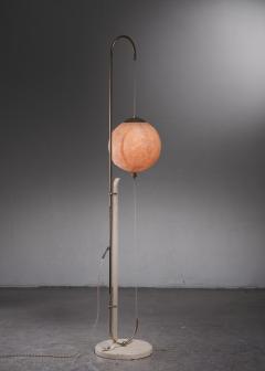 Brass floor lamp with paper shade - 3493345