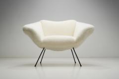 Brazilian Mid Century Modern Lounge Chair with Metal Legs Brazil 1960s - 3213351