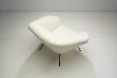 Brazilian Mid Century Modern Lounge Chair with Metal Legs Brazil 1960s - 3213353