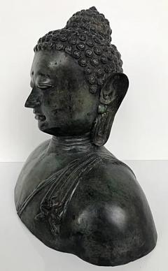 Bronze Thailand Figurative Buddha Sculpture Bust 20th Century with Patina - 3574556