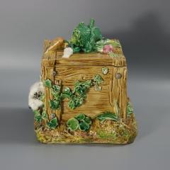 Brown Westhead Moore Co Rabbit Box and Cover - 4704759