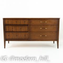 Broyhill Premier Saga Mid Century Walnut 6 Drawer Lowboy Dresser - 2358559