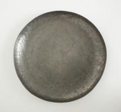 CAST PEWTER CHARGER - 1235114