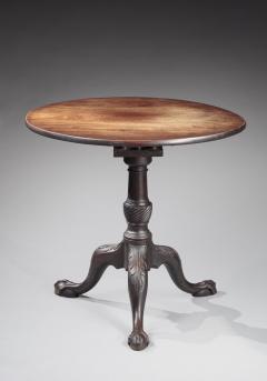 CHIPPENDALE CARVED KNEE TRIPOD TEA TABLE - 4585000