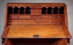 CHIPPENDALE SLANT FRONT DESK - 4120030