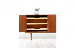 Carlo Jensen Mid Century Modern Teak Credenza by Carlo Jensen for Hundevad - 2433659