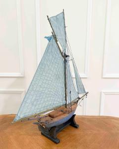 Carved Wooden Gaff Cutter Pond Yacht with original paint England circa 1940 - 4758315