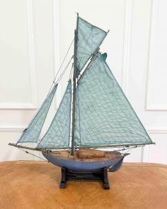 Carved Wooden Gaff Cutter Pond Yacht with original paint England circa 1940 - 4758316