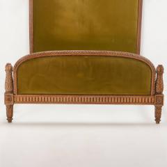 Carved walnut French bed having a shaped head and footboard C 1920  - 3400930