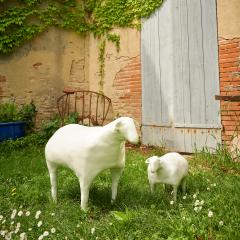 Catherine Blanc LULU JUNIOR Pair of sheep garden sculptures - 3866266