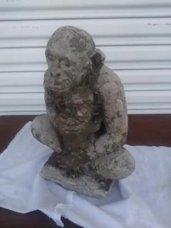 Cement Cast Monkey carrying child - 3723332