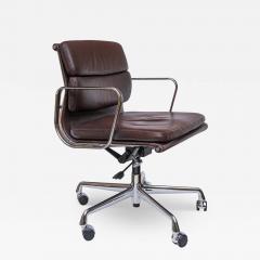 Charles Eames Charles Eames design soft pad for Vitra brown leather chair - 4278963