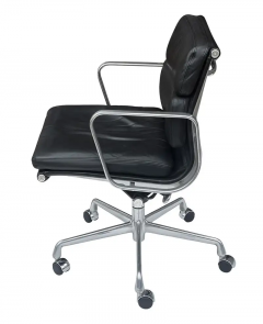 Charles Eames Charles Eames for Herman Miller Aluminum Group Office Chair in Black Leather - 3070118