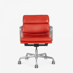Charles Eames Eames Soft Pad Management Chair in Fire Red Edelman Leather by Herman Miller - 3445354