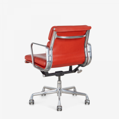 Charles Eames Eames Soft Pad Management Chair in Fire Red Edelman Leather by Herman Miller - 3445355