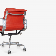 Charles Eames Eames Soft Pad Management Chair in Fire Red Edelman Leather by Herman Miller - 3445356
