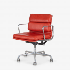 Charles Eames Eames Soft Pad Management Chair in Fire Red Edelman Leather by Herman Miller - 3445357