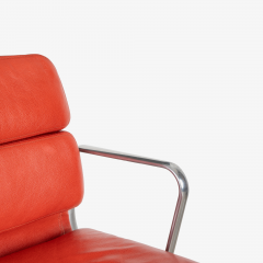 Charles Eames Eames Soft Pad Management Chair in Fire Red Edelman Leather by Herman Miller - 3445360