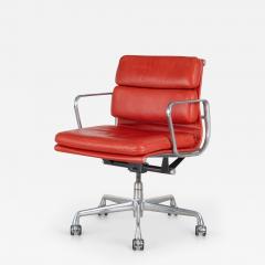 Charles Eames Eames Soft Pad Management Chair in Fire Red Edelman Leather by Herman Miller - 3445551