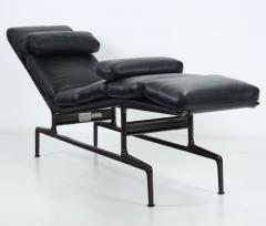 Charles Eames Mid Century Modern Lounge Designed by Charles Eames for Herman Miller - 2153568