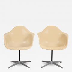 Charles Eames Pair Bucket Fiberglass Swivel Chairs Charles Eames for Herman Miller - 3952436