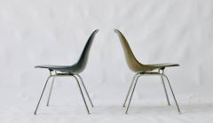 Charles Eames Pair of Charles Eames Shell Chairs with Lounge Base - 556535