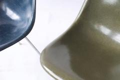 Charles Eames Pair of Charles Eames Shell Chairs with Lounge Base - 556536