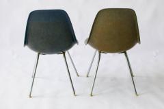 Charles Eames Pair of Charles Eames Shell Chairs with Lounge Base - 556538