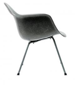 Charles Eames Pair of Early 2nd Generation Eames Fiberglass LAX Lounge Chairs in Elephant Gray - 2820723