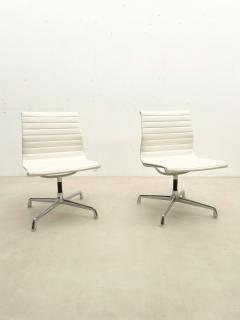 Charles Eames Pair of White Vegan Leather Desk Chairs by Charles Eames for Herman Miller - 2729118