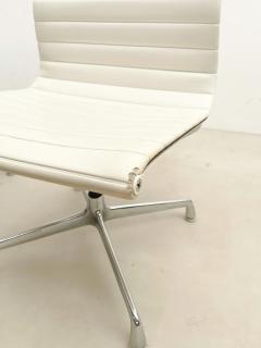 Charles Eames Pair of White Vegan Leather Desk Chairs by Charles Eames for Herman Miller - 2729119