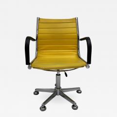 Charles Eames Ten 1950s chairs in the style of Charles Eames - 919135