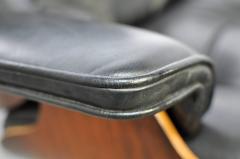 Charles Eames Vintage Rosewood Lounge Chair and Ottoman by Charles Eames - 381184