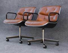 Charles Pollock Pair of Charles Pollock for Knoll Arm or Desk Chairs in Brown Leather Black - 3511430