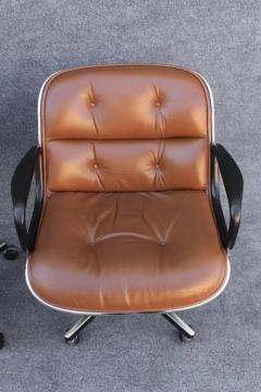 Charles Pollock Pair of Charles Pollock for Knoll Arm or Desk Chairs in Brown Leather Black - 3511469