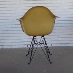 Charles Ray Eames 1 Herman Miller Eames Fiberglass Shell DAR Eiffel Base - 2735006