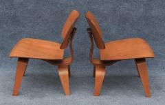 Charles Ray Eames 1940s Pair of Early Charles Eames for Herman Miller LCW Lounge Chairs in Oak - 3605383