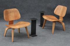 Charles Ray Eames 1940s Pair of Early Charles Eames for Herman Miller Lcw Lounge Chairs in Birch - 3605419