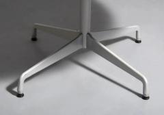 Charles Ray Eames Charles and Ray Eames MCM Round Dining or Conference Table for Herman Miller - 2928588