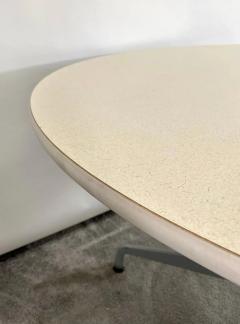 Charles Ray Eames Charles and Ray Eames MCM Round Dining or Conference Table for Herman Miller - 2928591