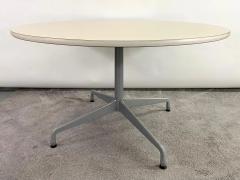 Charles Ray Eames Charles and Ray Eames MCM Round Dining or Conference Table for Herman Miller - 2928597