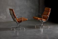 Charles Ray Eames EA216 Soft Pad Chair by Charles and Ray Eames USA 1969 - 4529838