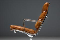 Charles Ray Eames EA216 Soft Pad Chair by Charles and Ray Eames USA 1969 - 4529867