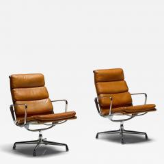 Charles Ray Eames EA216 Soft Pad Chair by Charles and Ray Eames USA 1969 - 4532252