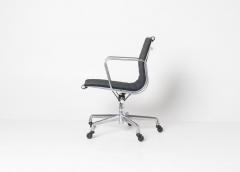 Charles Ray Eames Eames Aluminum Group Management Chair - 4440379