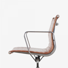 Charles Ray Eames Eames Aluminum Group Management Chair in Copper Edelman Leather by Herman Miller - 3430039