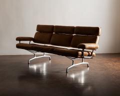 Charles Ray Eames Eames ES 108 Sofa in Gorgeous Carmel Patinated Leather and Walnut 1980s - 3814053