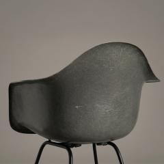 Charles Ray Eames Eames Herman Miller DAX Arm Chair in Elephant Gray Fiberglass - 4537180